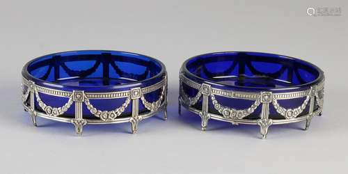 Two bowls of blue glass with silver holders, 925/000,