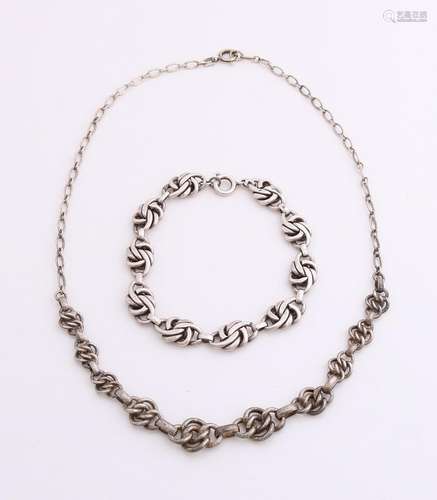 Silver necklace and bracelet, 835/000, with a knotted