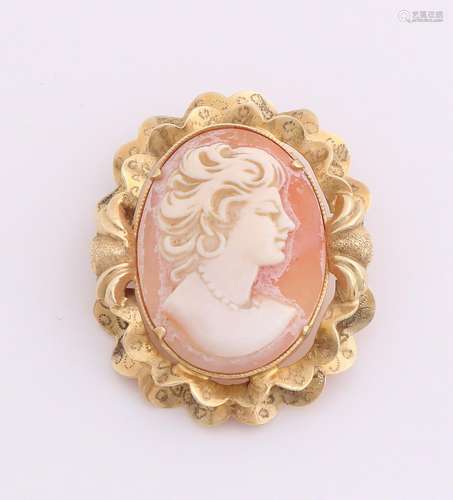 Yellow gold pendant / brooch, 585/000, with cameo. A