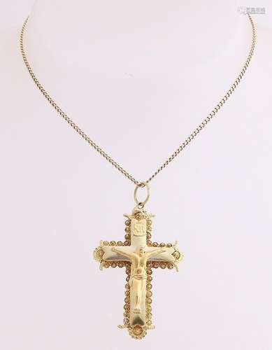 Yellow gold necklace with cross, 585/000. Gourmet