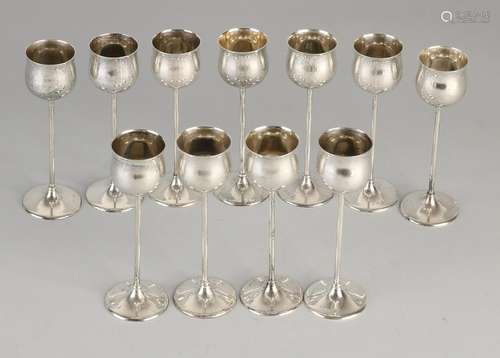 Lot 11 silver liqueur glasses, 800/000, high slender