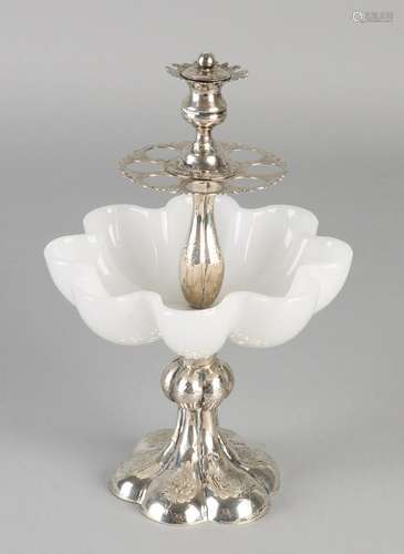 Table centrepieces with opaline and silver, 833/000,