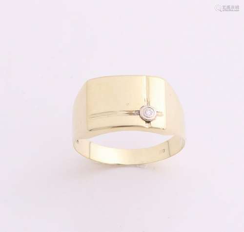 Yellow gold ring, 585/000, with diamond. Men ring with