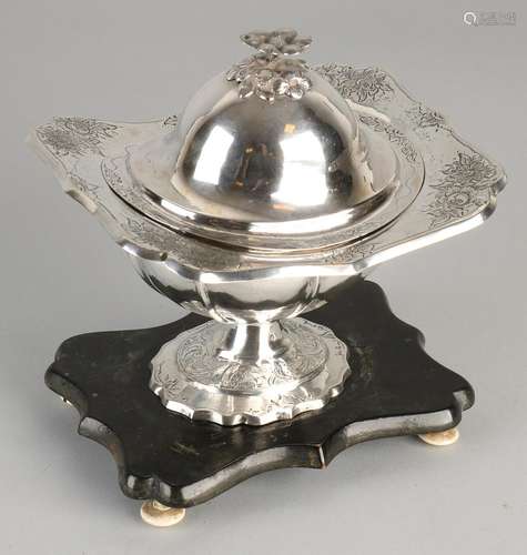 Silver tobacco jar, 833/000, rectangular gecontourneerd