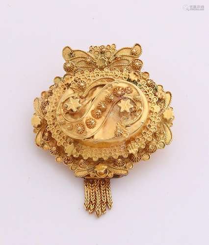 Yellow gold brooch region, 585/000, oval model with