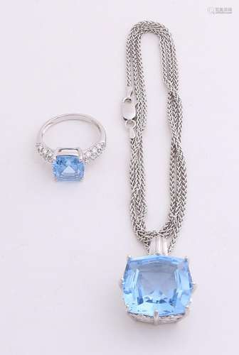 Silver necklace, pendant and ring, 925/000, with blue