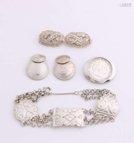 Lot silver jewelry with a region brooch made of two