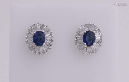 Ornate white gold earrings, 750/000, sapphire and