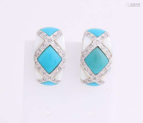 White gold earrings, 585/000, with turquoise and pearl.