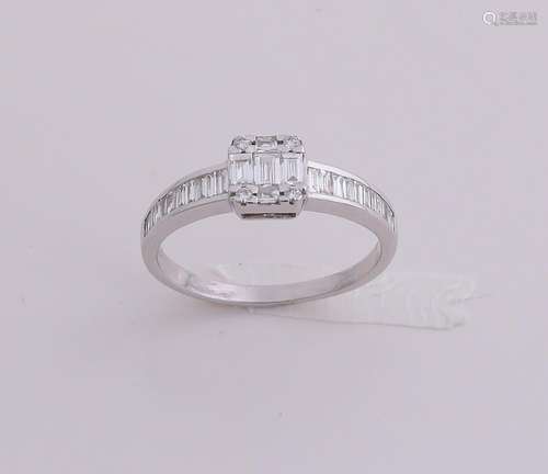 Graceful white gold ring, 750/000, with diamond. Ring