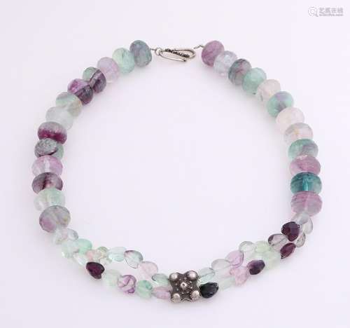 Collier of large faceted fluorine little toe and in the