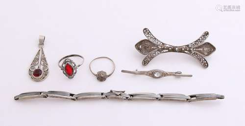 Lot silver jewelry with filigree with 2 brooches, two