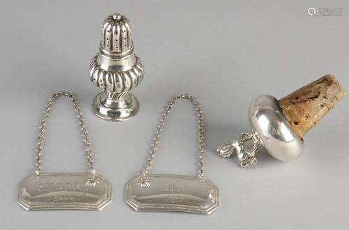 Lot of 2 bottles silver pendants, Gin and Sherry, a