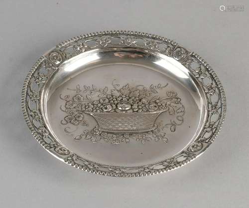 Round silver plate 800/000, features flower basket.