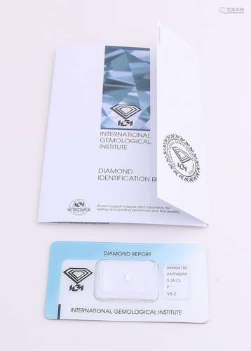 A brilliant cut diamond, 0,35 ct F / VS2. Equipped with