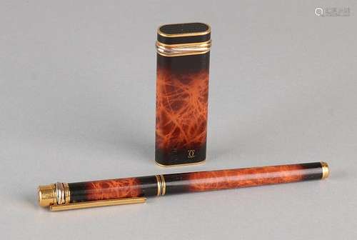 Set with a fountain pen and lighter, Must de Cartier,