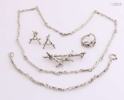 Silver jewelery, 835/000, with a choker, bracelet, ring