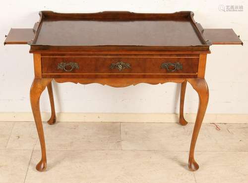 Dutch burl walnut tea table with claw feet. 20th