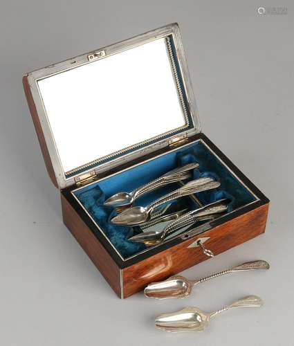 Mahogany case with silver spoons, 833/000. Fine casket