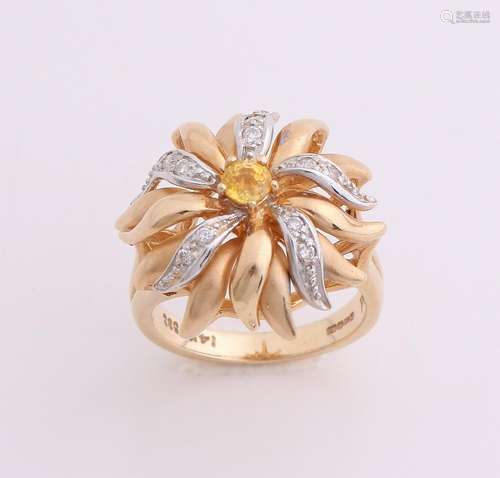 Ornate gold ring, 585/000, with diamonds and citrine. A