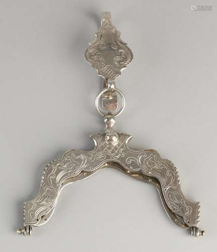 Silver Bag handle with rokhaak, So-called parrot