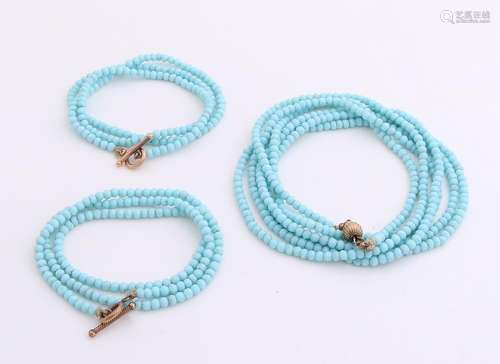 Three cables with turquoise beads ø 3mm, features