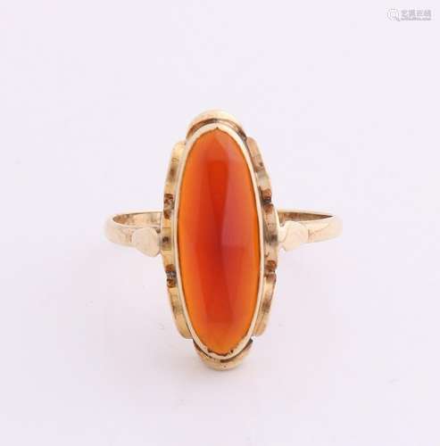 Yellow gold ring, 585/000, with carnelean. Ring with an