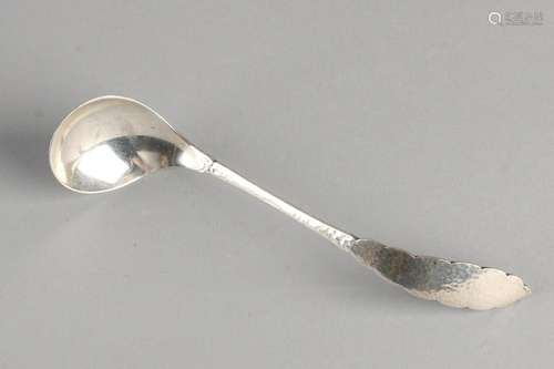 835/000 Silver jamlepel with molded hook shank,