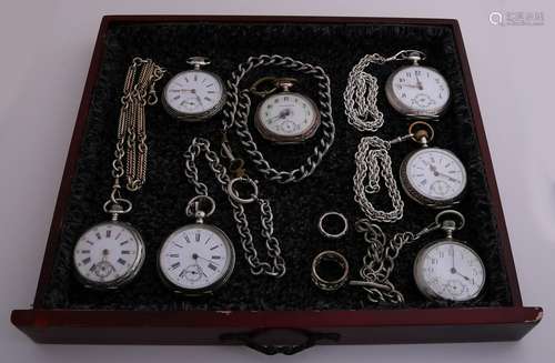 Lot 7 antique pocket watches in case. equipped with six