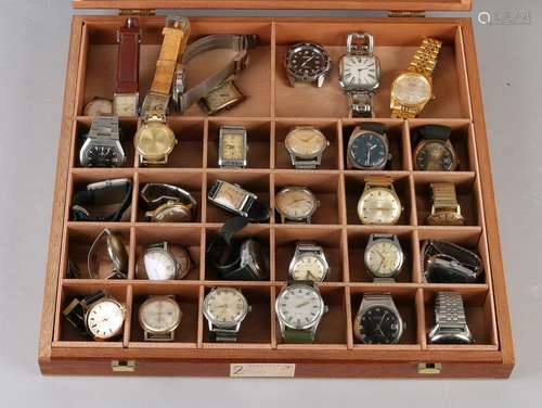 Large wooden collection box 29 watches. Various models