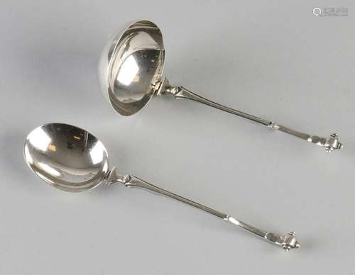 835/000 Silver sugar scoop, length: 12 cm. and 835/000