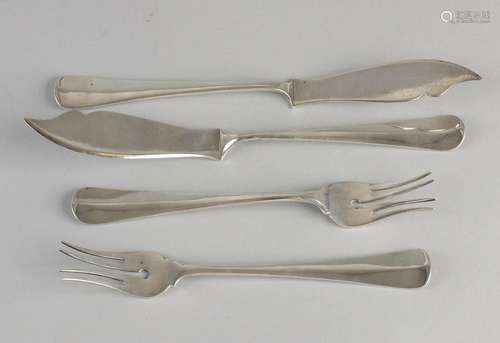 Two sets of 835/000 silver viscouverts. Steal with