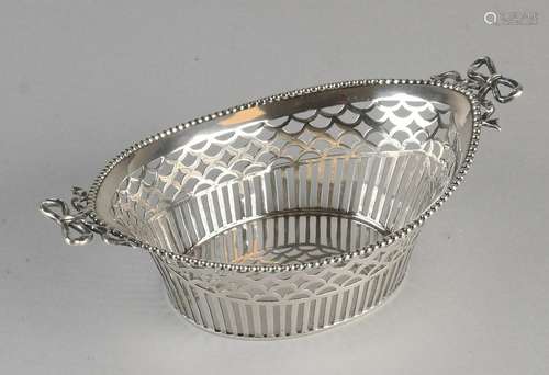 835/000 fine silver bonbon basket. Lace sawn with bars,