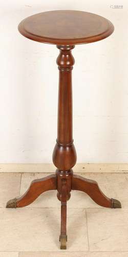 English-style mahogany pedestal with intarsia. Style