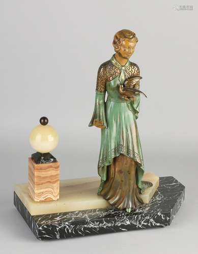 Deco Art Fig. Circa 1920. Bronze cold painted lady