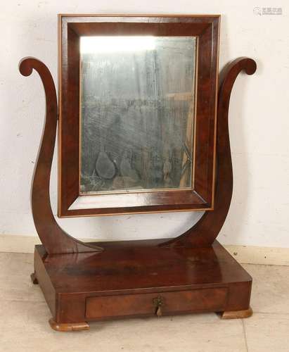 Antique mirror in mahogany lyre shape with tray. Size: