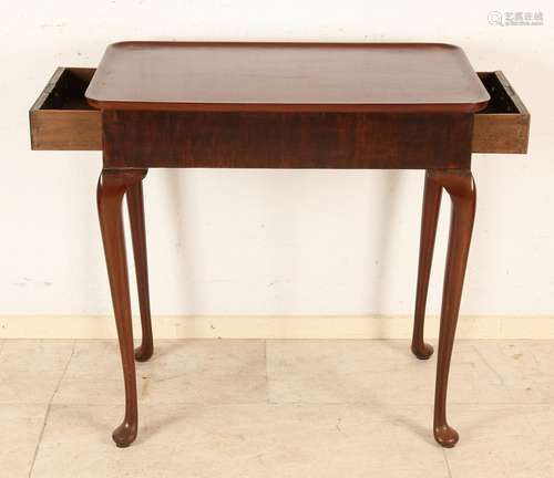 18th Century mahogany side table with drawers. Size: 73