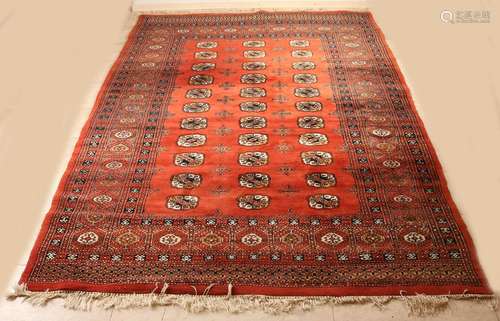 Persian rug in red / dark red / cream. Size: 195 x 275