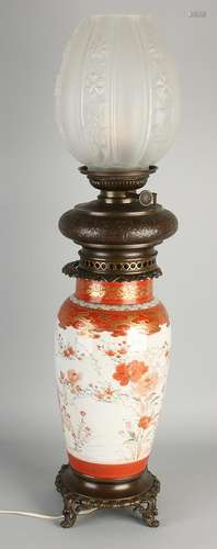 Beautiful big Japanese Kutani porcelain kerosene lamp