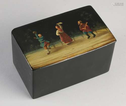 Rare great 19th century Russian lacquer box with cover