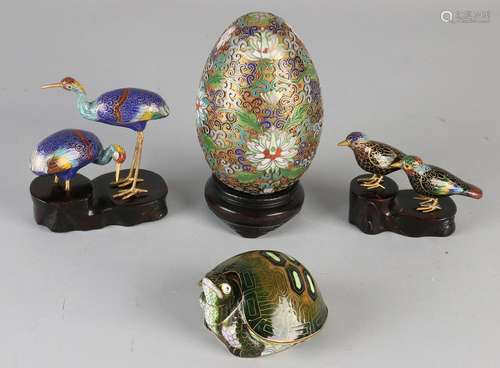 Five parts old cloisonne. 20th century. Consisting of: