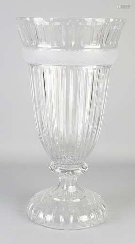 Grand Bohemian crystal glass vase with satin edging.