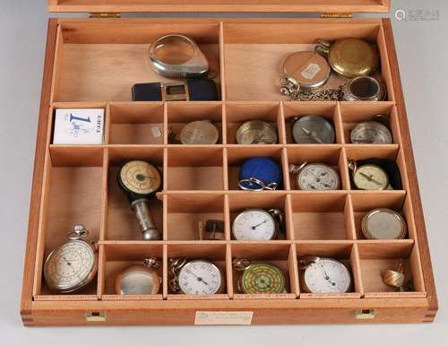 Box miscellaneous. Among other things: pocket watches,