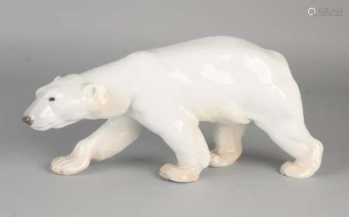 Large Danish porcelain Bing & Grøndahl polar bear. Nr.