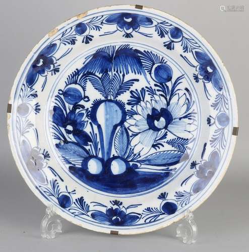 Large 18th century Delft Fayence dish with floral