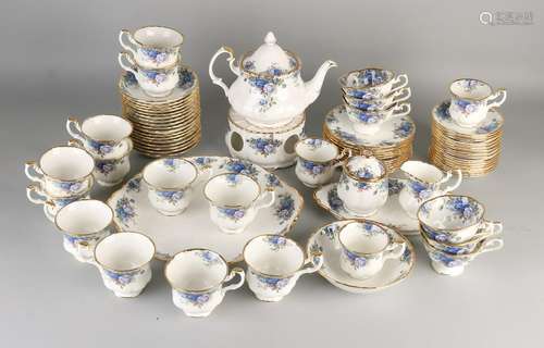 Advanced Royal Albert porcelain coffee tea set. Decor