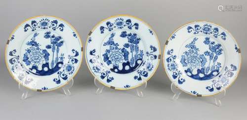 Three 18th century Delft Fayence signs with chinoiserie