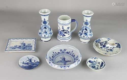 Nine parts Delftware Fayence. Divers. 20th century.