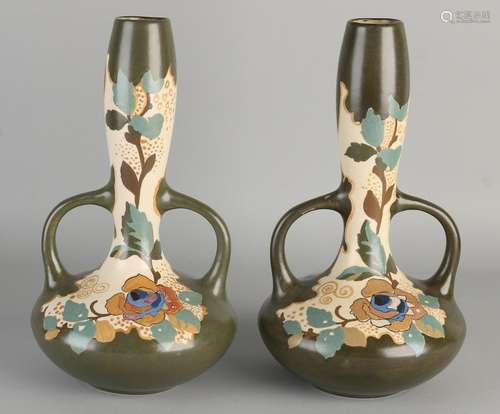 Twice Arnhem Holland pipe bowls, vases ears. Circa