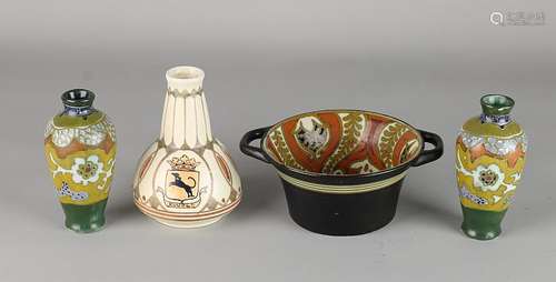 Four times Hollands antique pottery. Consisting of: Two